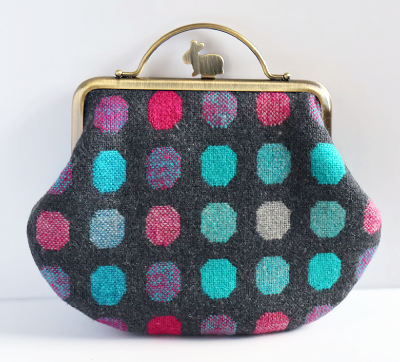 ぽってりがまぐち　ジャガード　ドット　チャコール　【babyblue】を開く