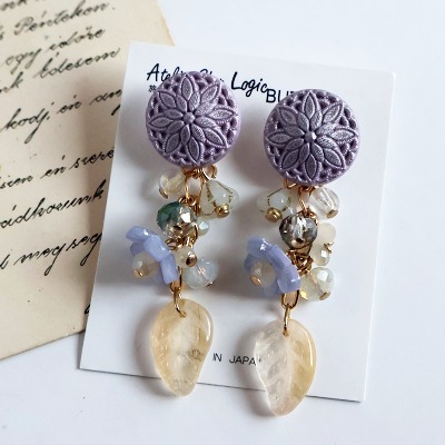 レースボタンのじゃらじゃらピアス　【SUN-PLANT】を開く